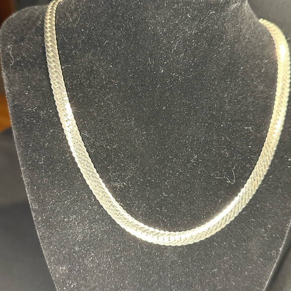 Substantial sterling silver chain - Picture 3 of 8